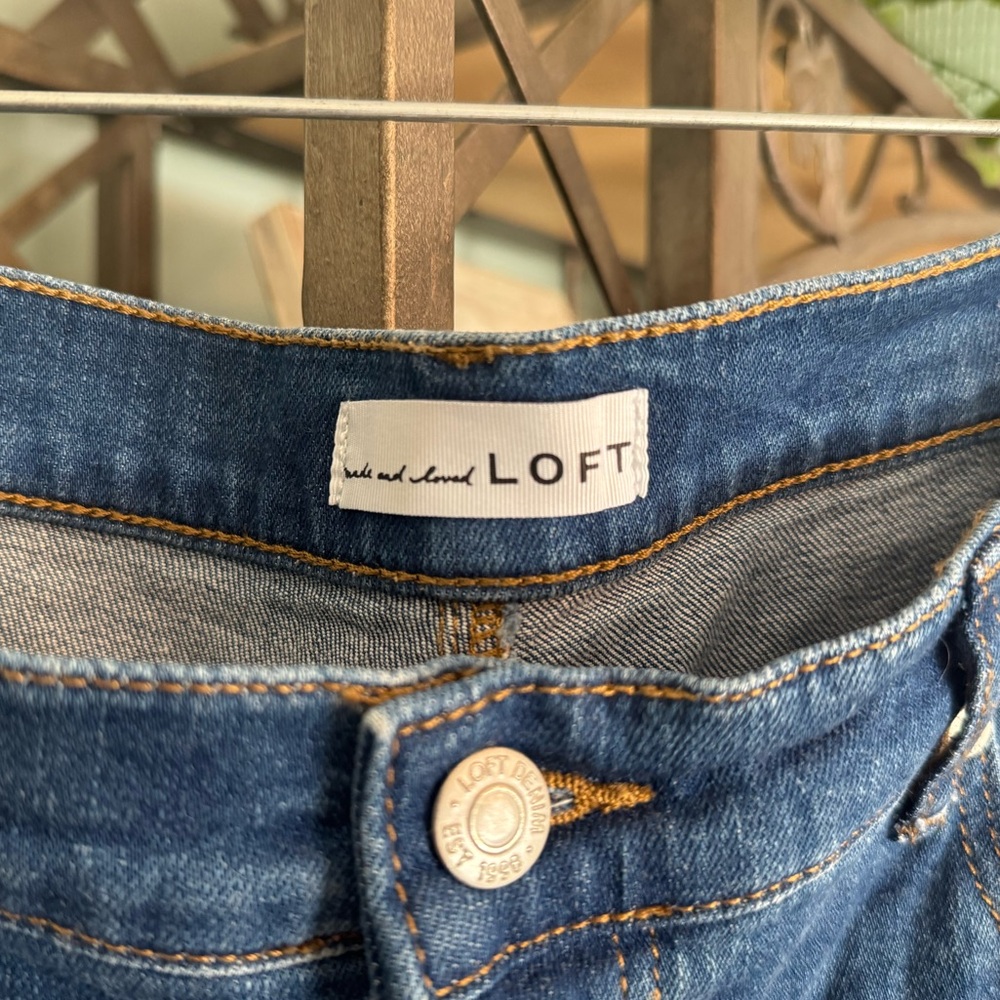 LOFT Women’s Denim Jeans Straight Leg with Stretch Size 12 or 31 - Picture 6 of 11